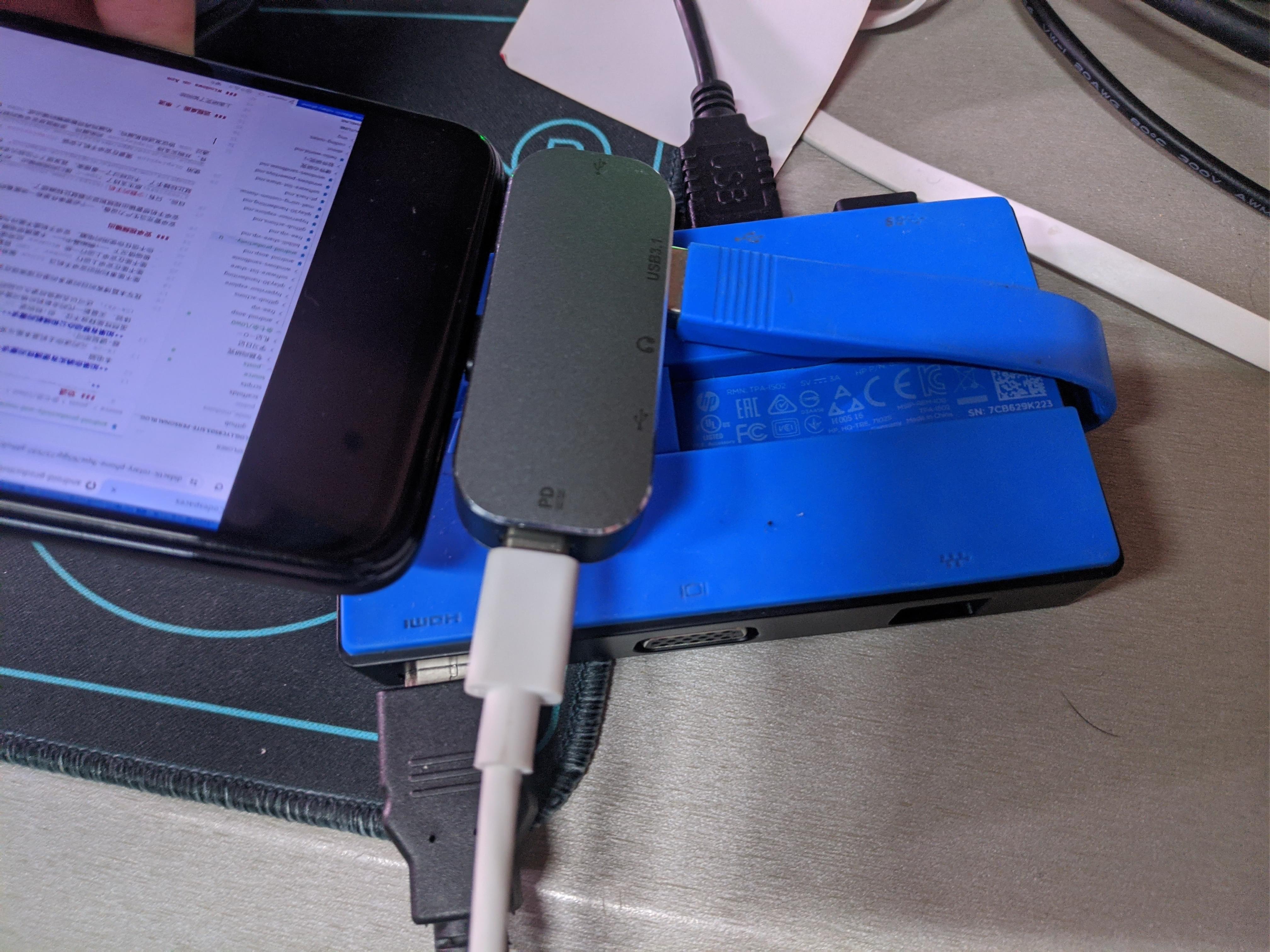 叠buff:PD拓展坞和DisplayLink拓展坞连着鼠标键盘充电线和显示器